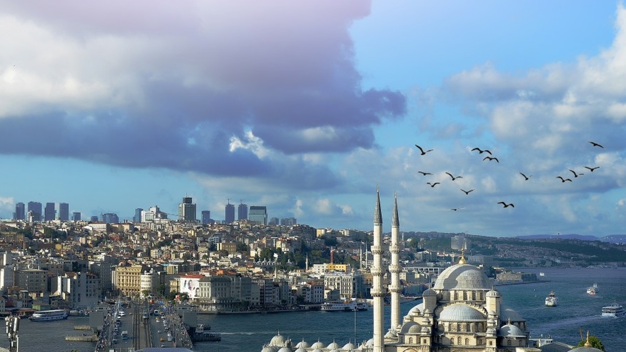 В АТОР предупредили о значительном удорожании туров в Турцию в летнем сезоне