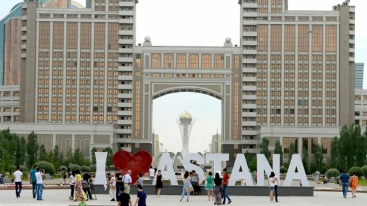 Россияне больше не смогут оформить ВНЖ в Казахстане по внутреннему паспорту