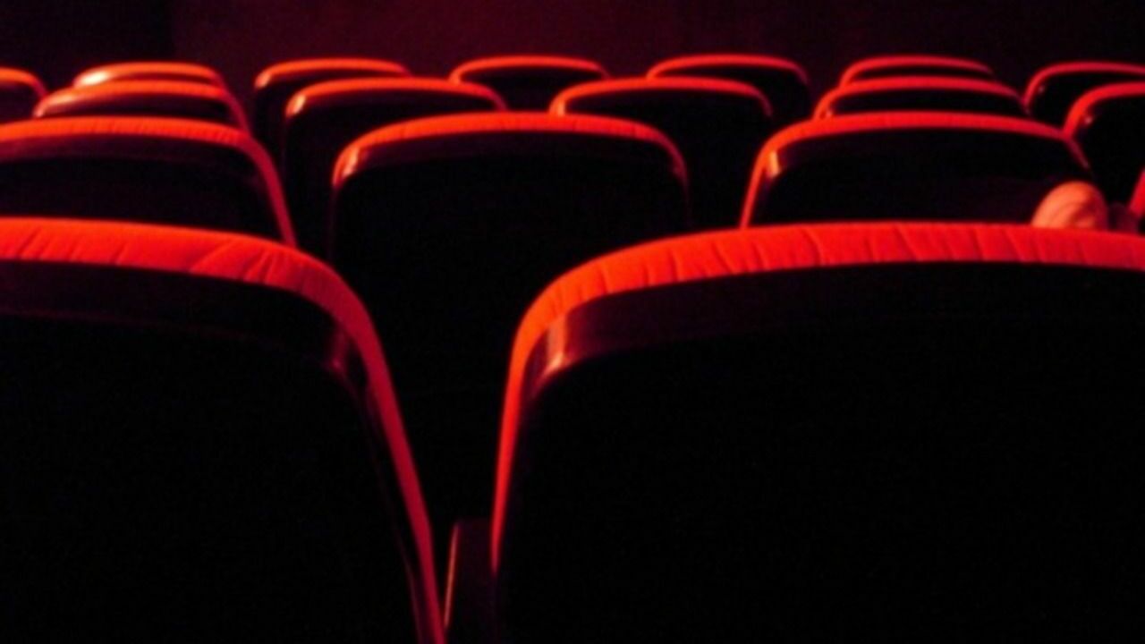 В Минкультуры хотят запретить прокат пиратских копий фильмов в кино